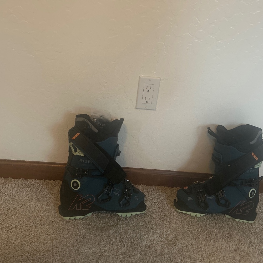 women’s ski boots